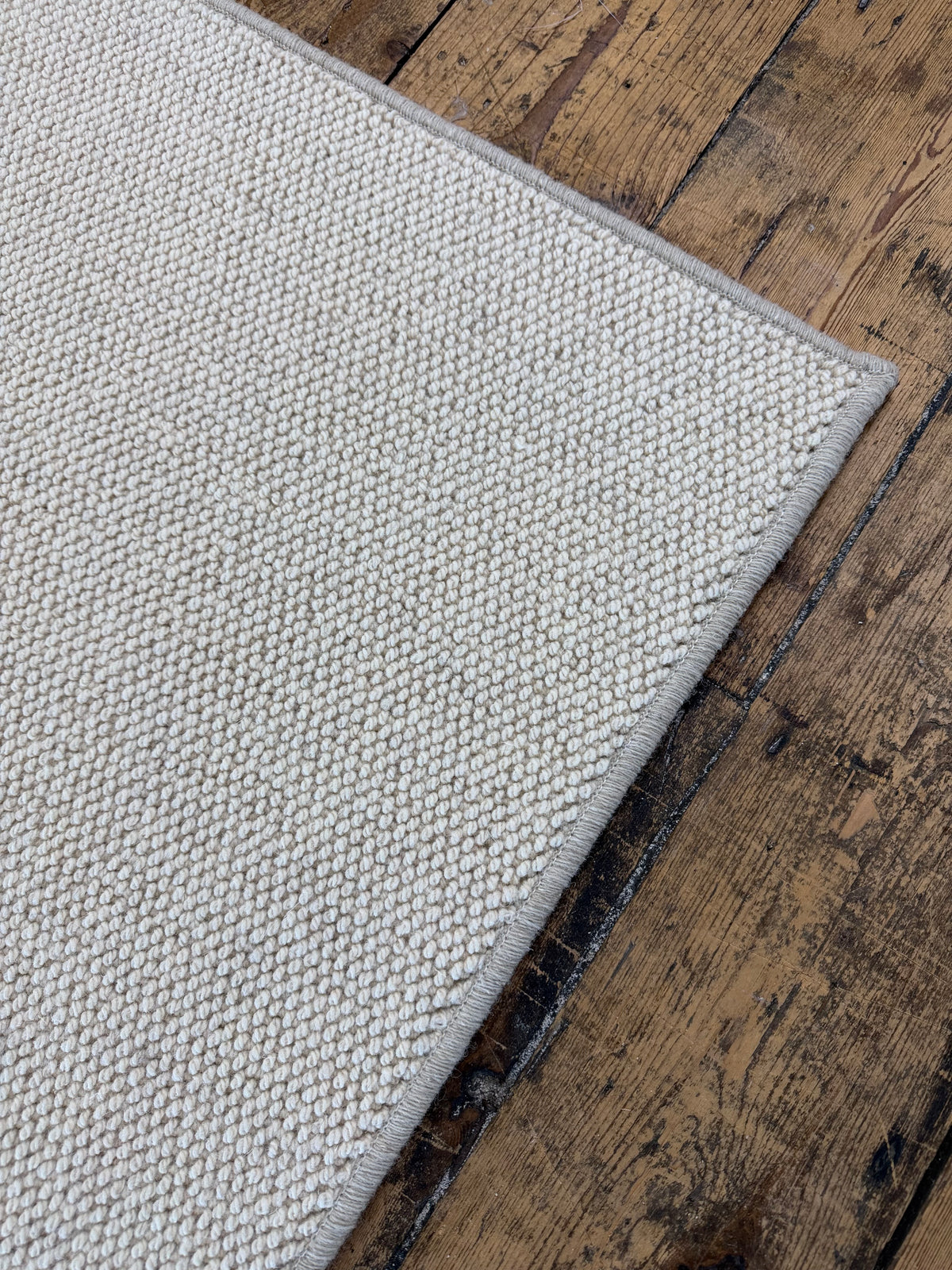 Eagle 100% undyed wool rug 250cm x 350cm