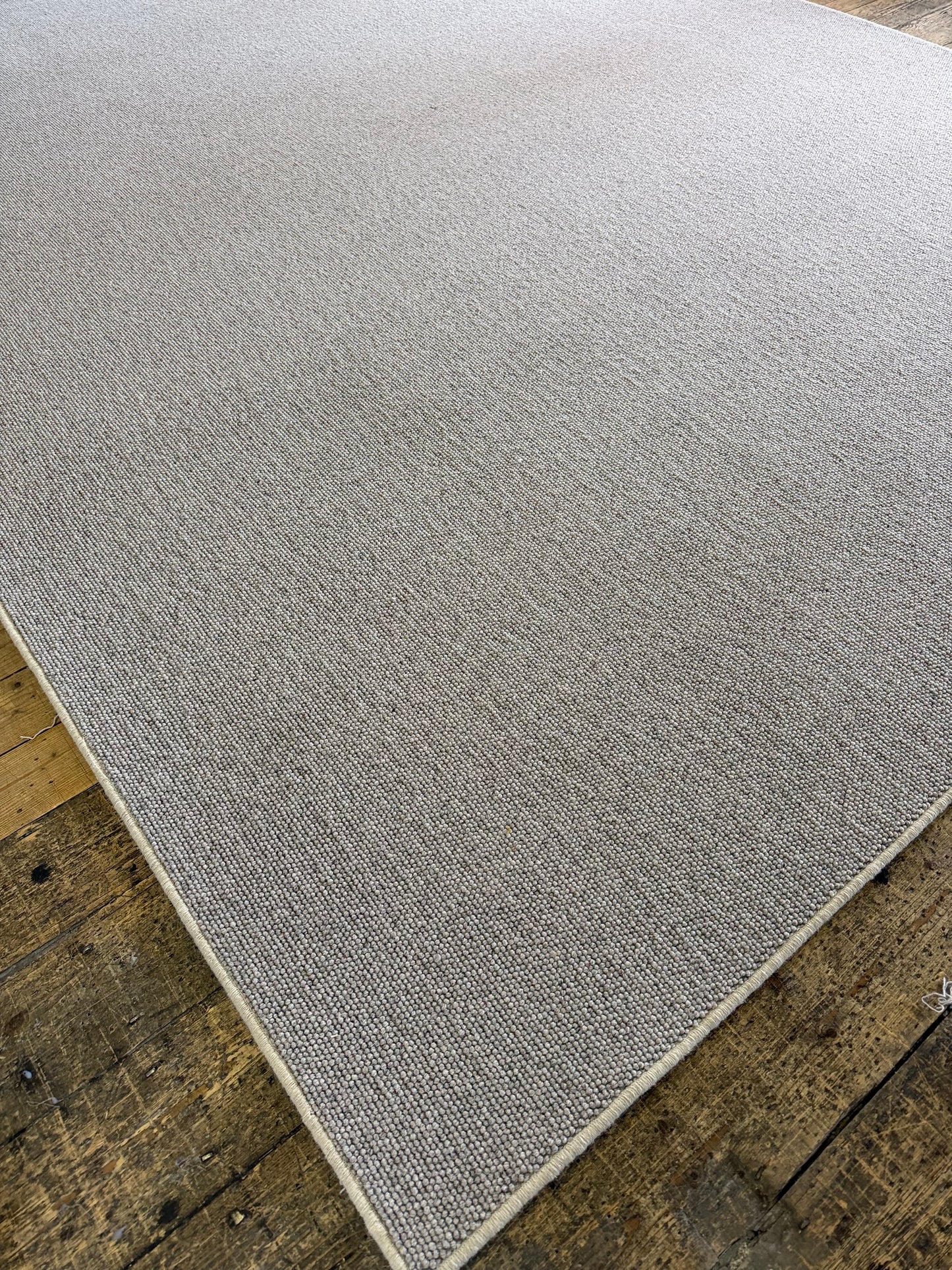 Pewter 100% wool rug 274cm x 358cm