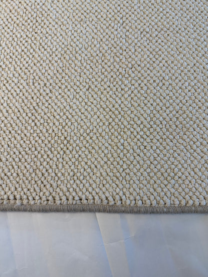 Crème 100% polypropylene rug 250cm x 350cm