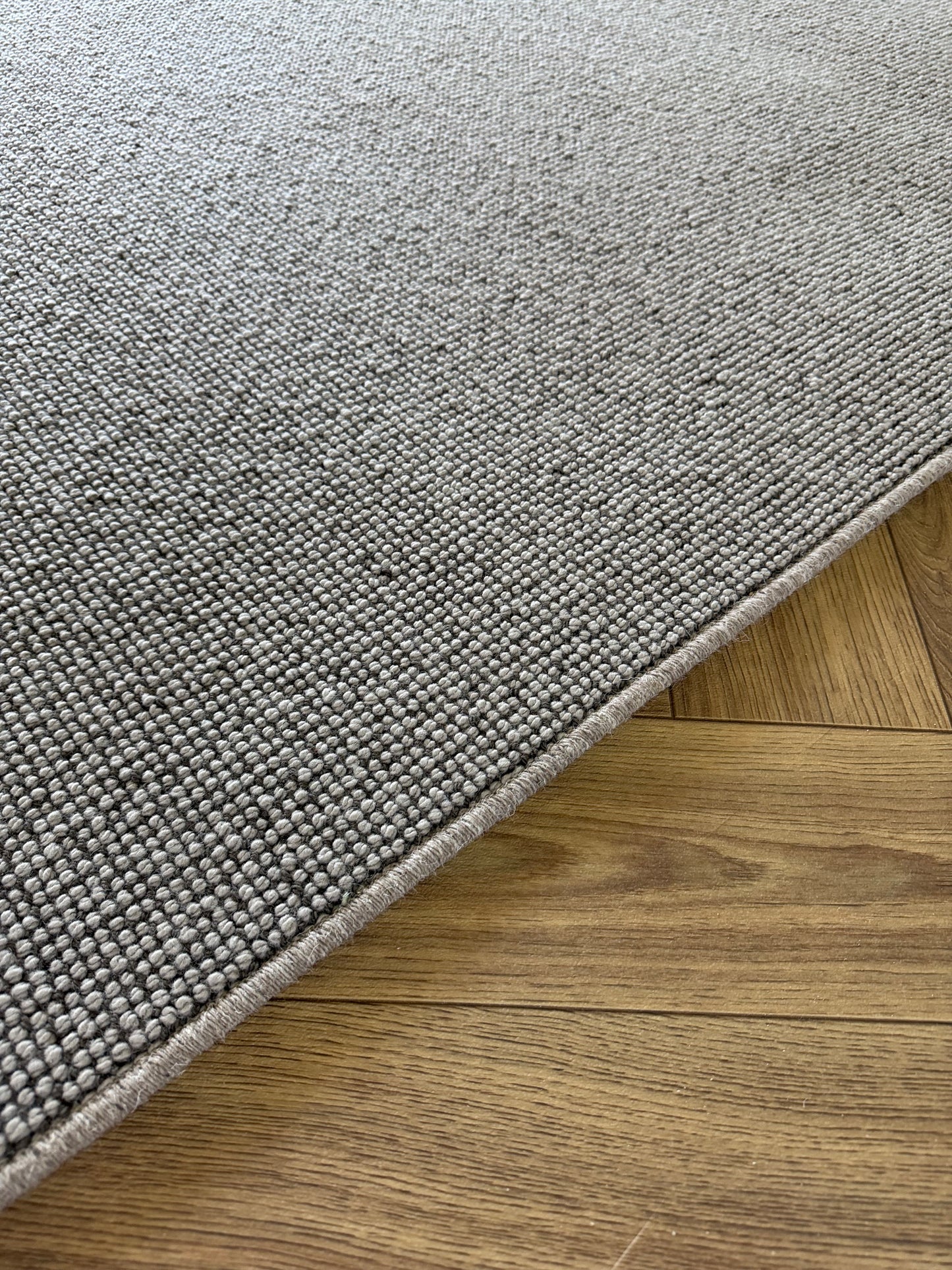 Pennine 100% wool rug 240cm x 390cm
