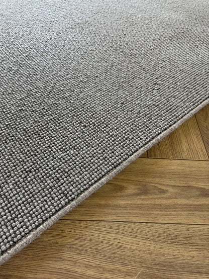 Pennine 100% wool rug 240cm x 390cm