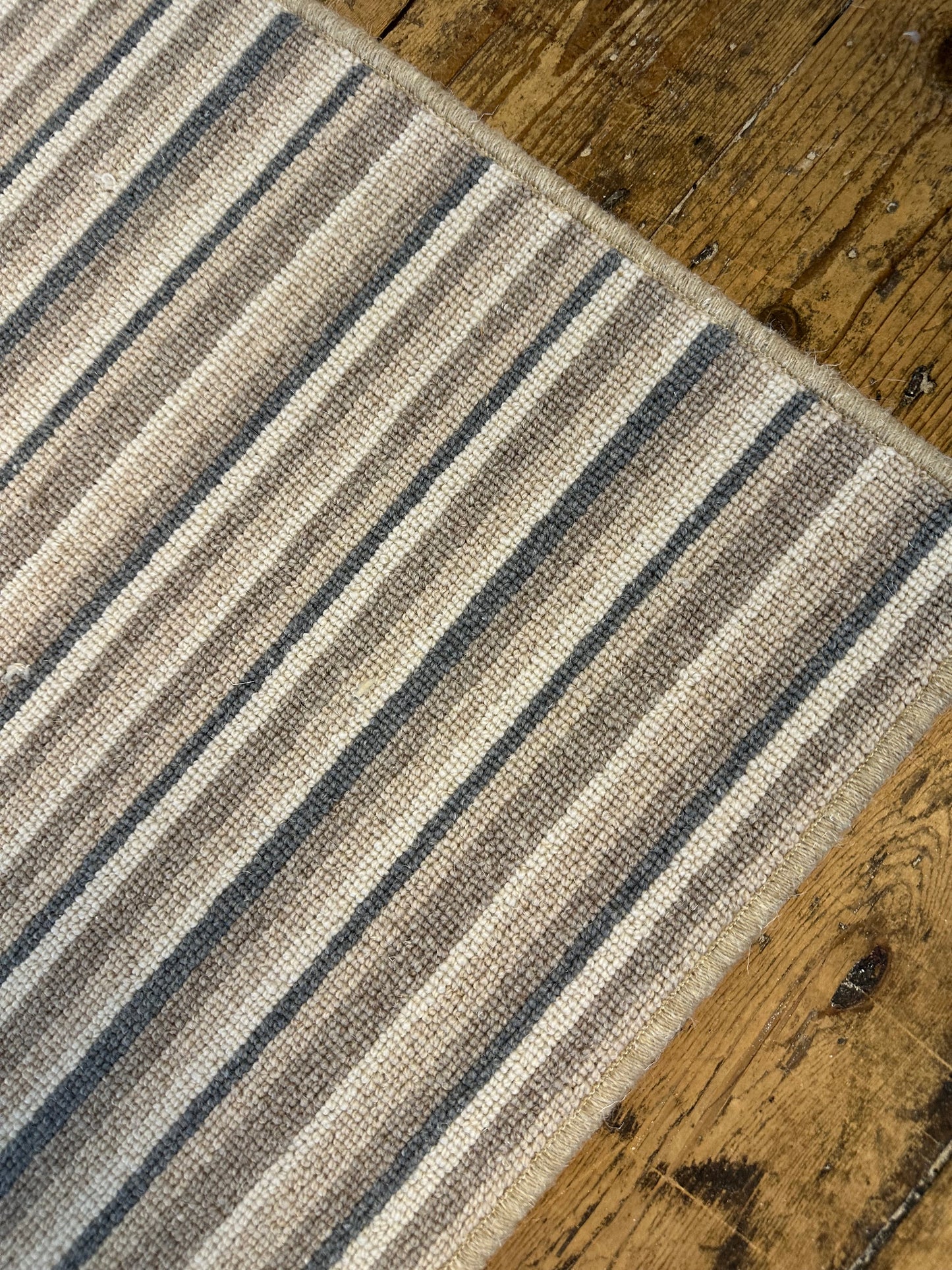 Flagstone 100% wool rug 200cm x 300cm