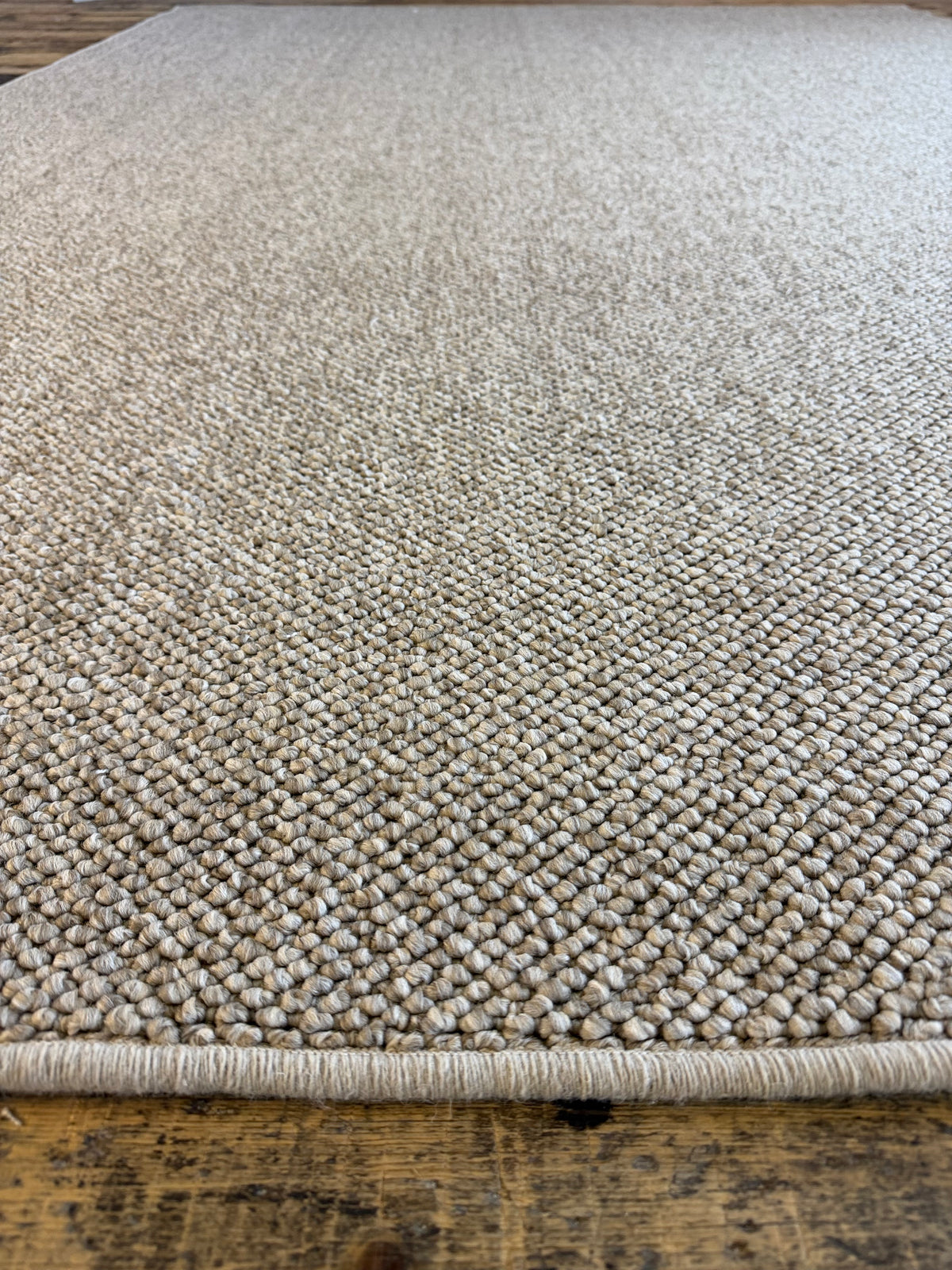 Heirloom 100% polypropylene rug 200cm x 293cm