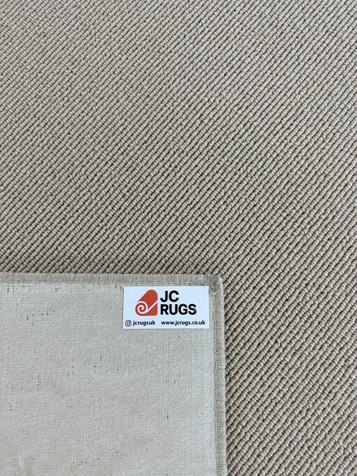 Champagne 100% wool rug 174cm x 255cm