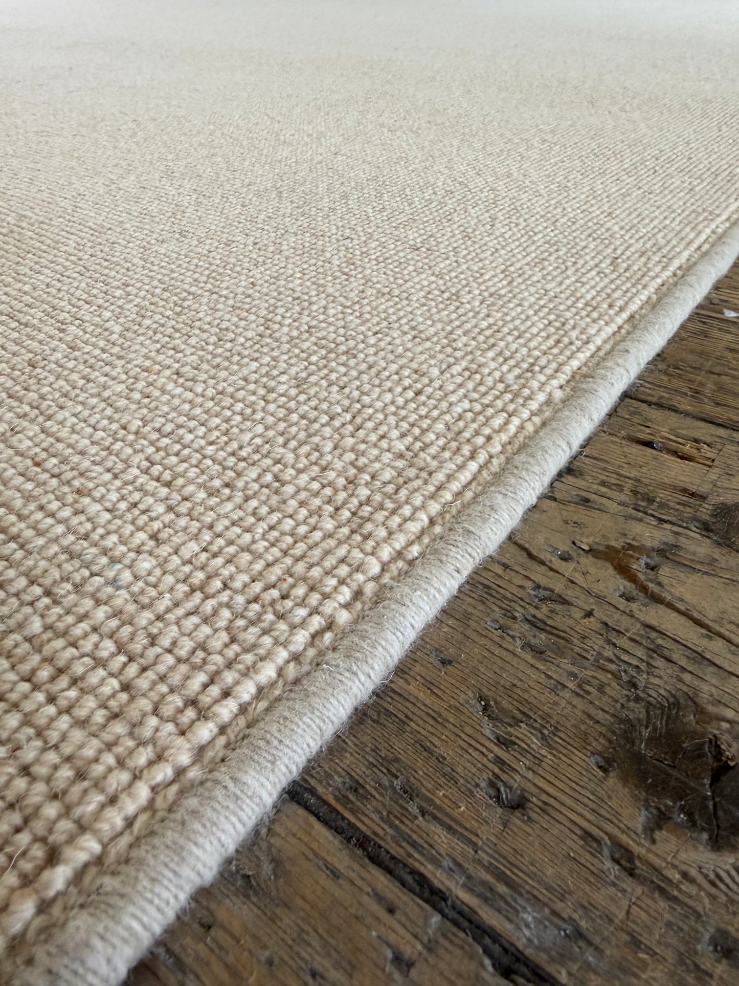Wafer 100% wool rug 272cm x 385cm