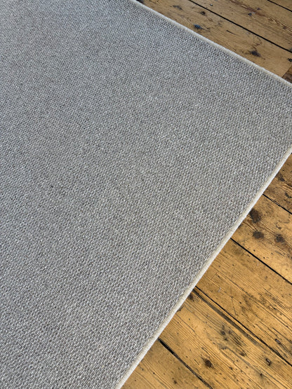 Smoke 100% wool rug 230cm x 377cm
