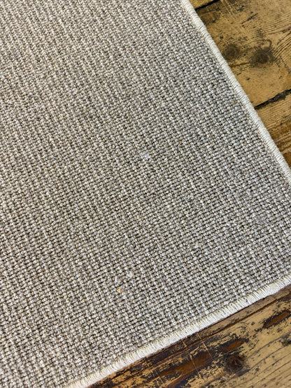 Flaxen 100% wool rug 200cm x 267cm