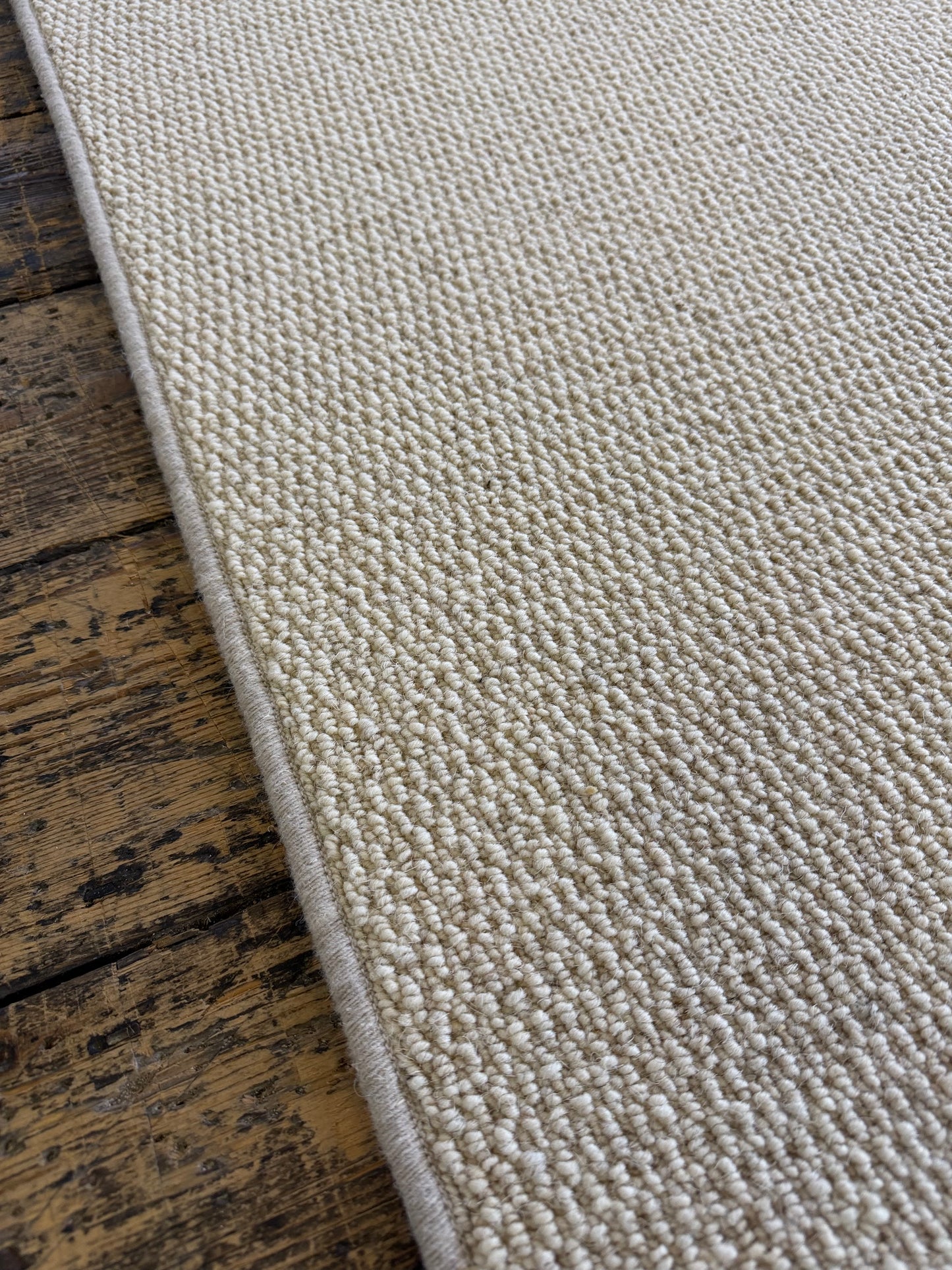 Ricecake 100% wool rug 189cm x 279cm