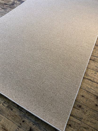 Warm oat 100% wool rug 190cm x 307cm