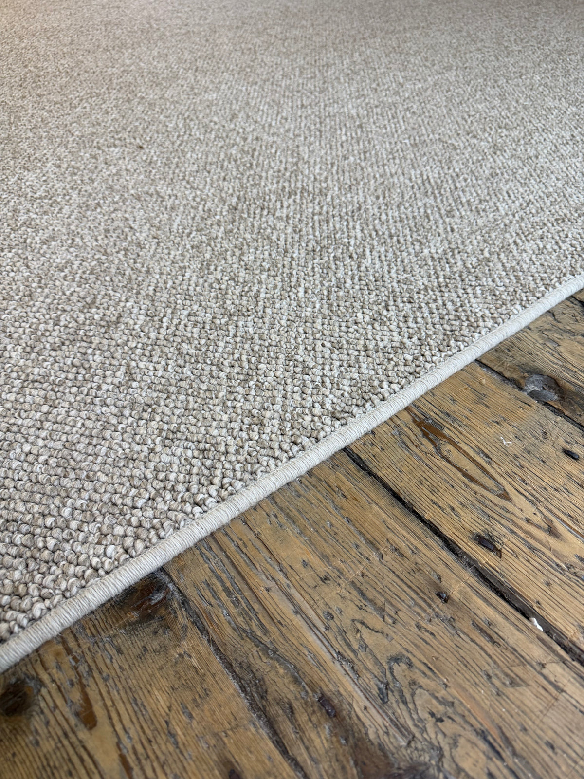 Heirloom 100% polypropylene rug 200cm x 293cm