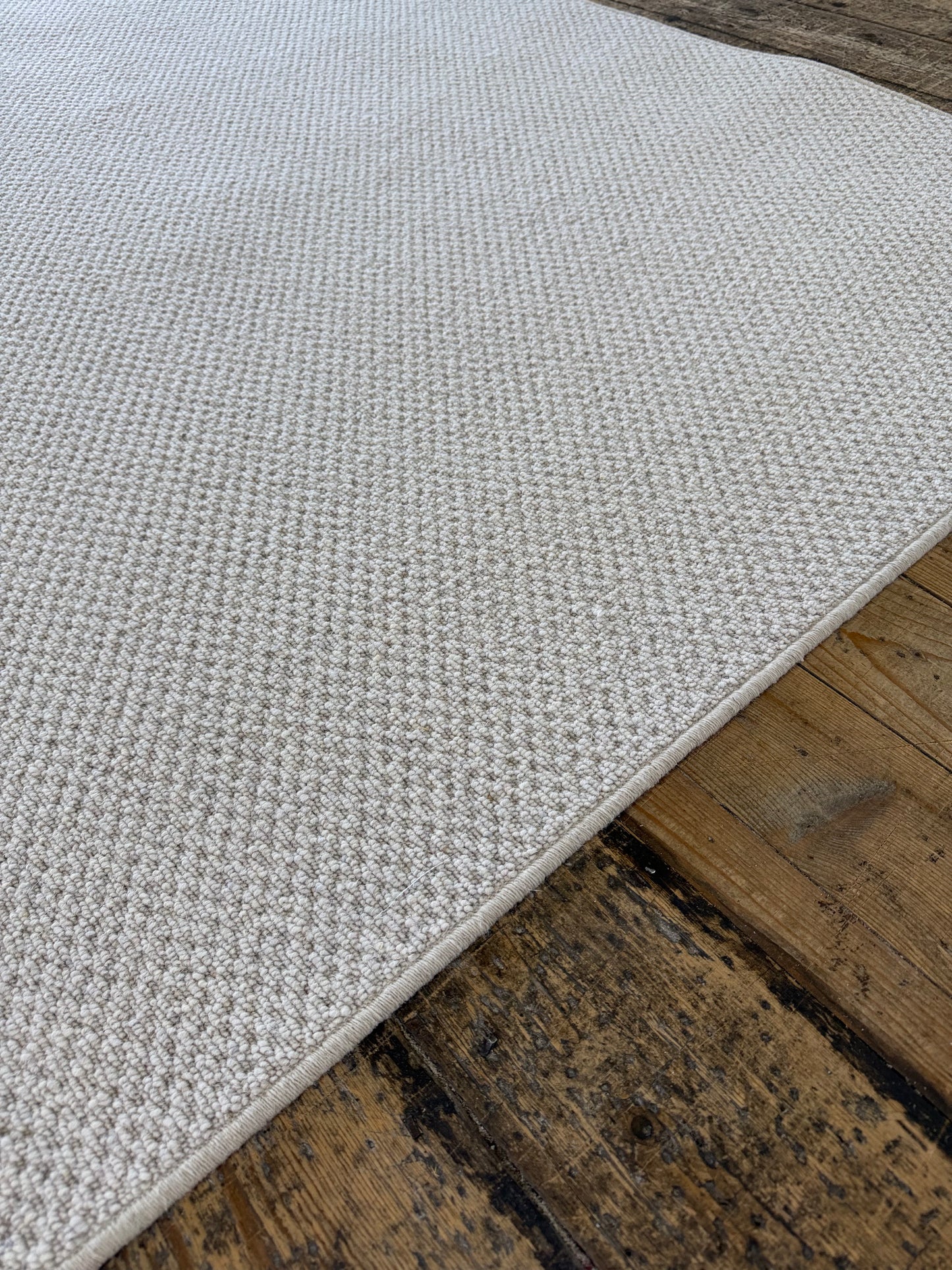Tones 100% wool rug 260cm x 280cm