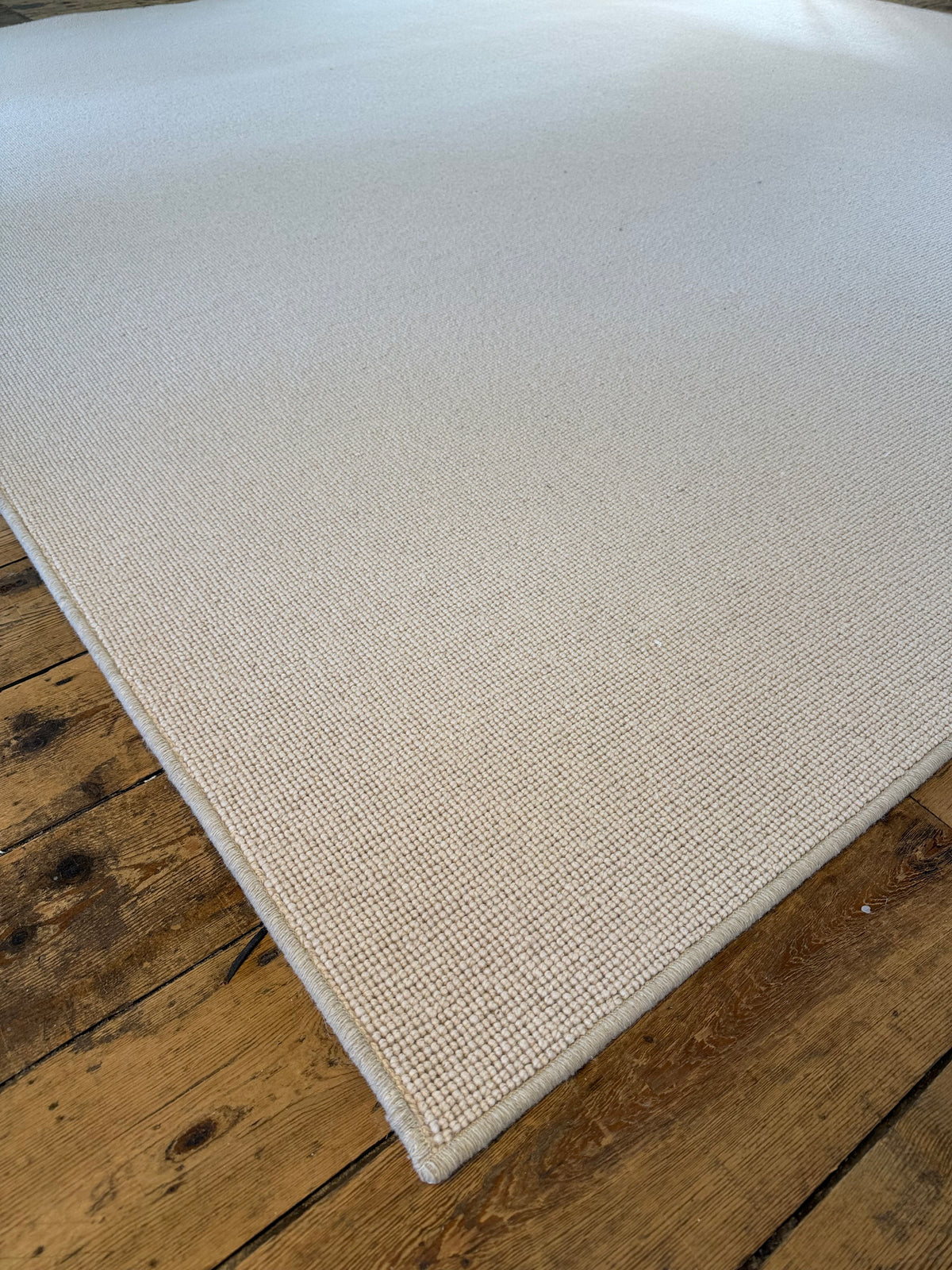 Dalesbread 100% wool rug 286cm x 313cm