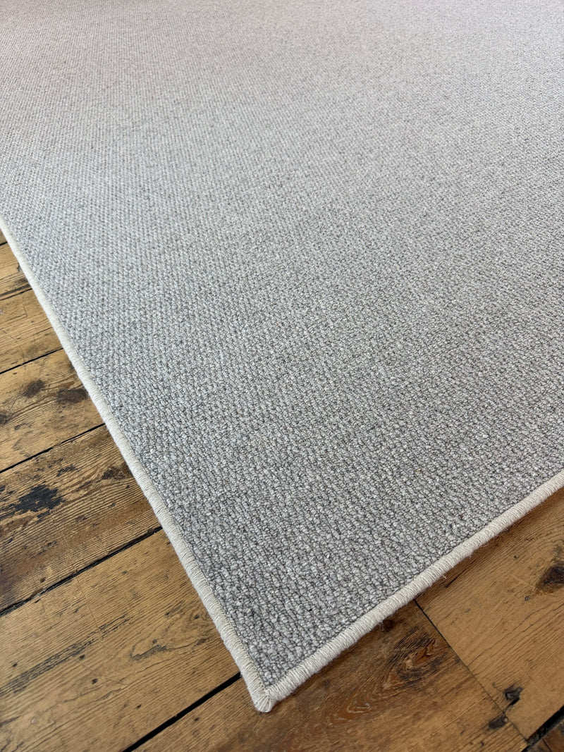 Smoke 100% wool rug 230cm x 377cm