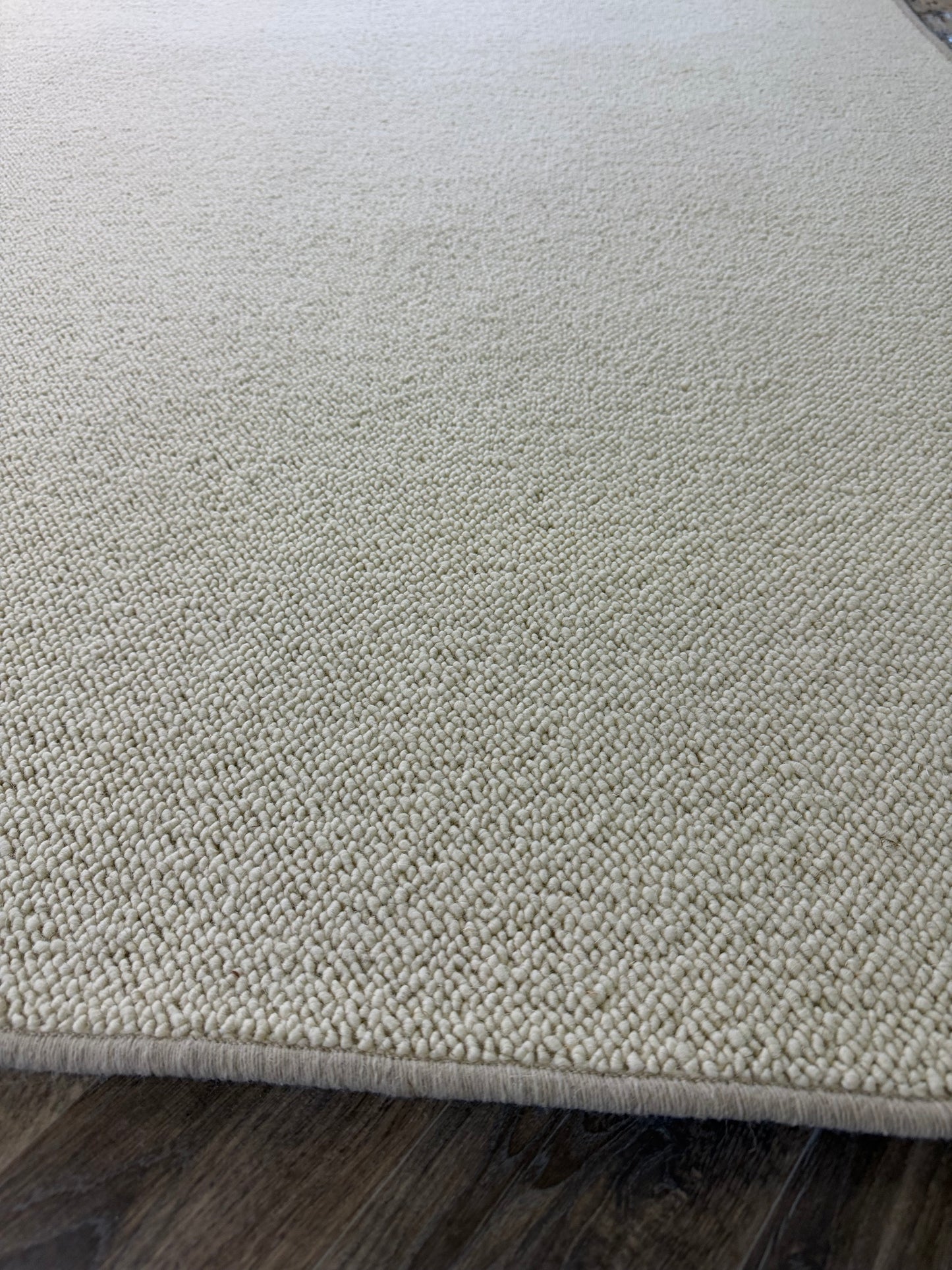 Blanc ivorie 100% wool rug 235cm x 370cm