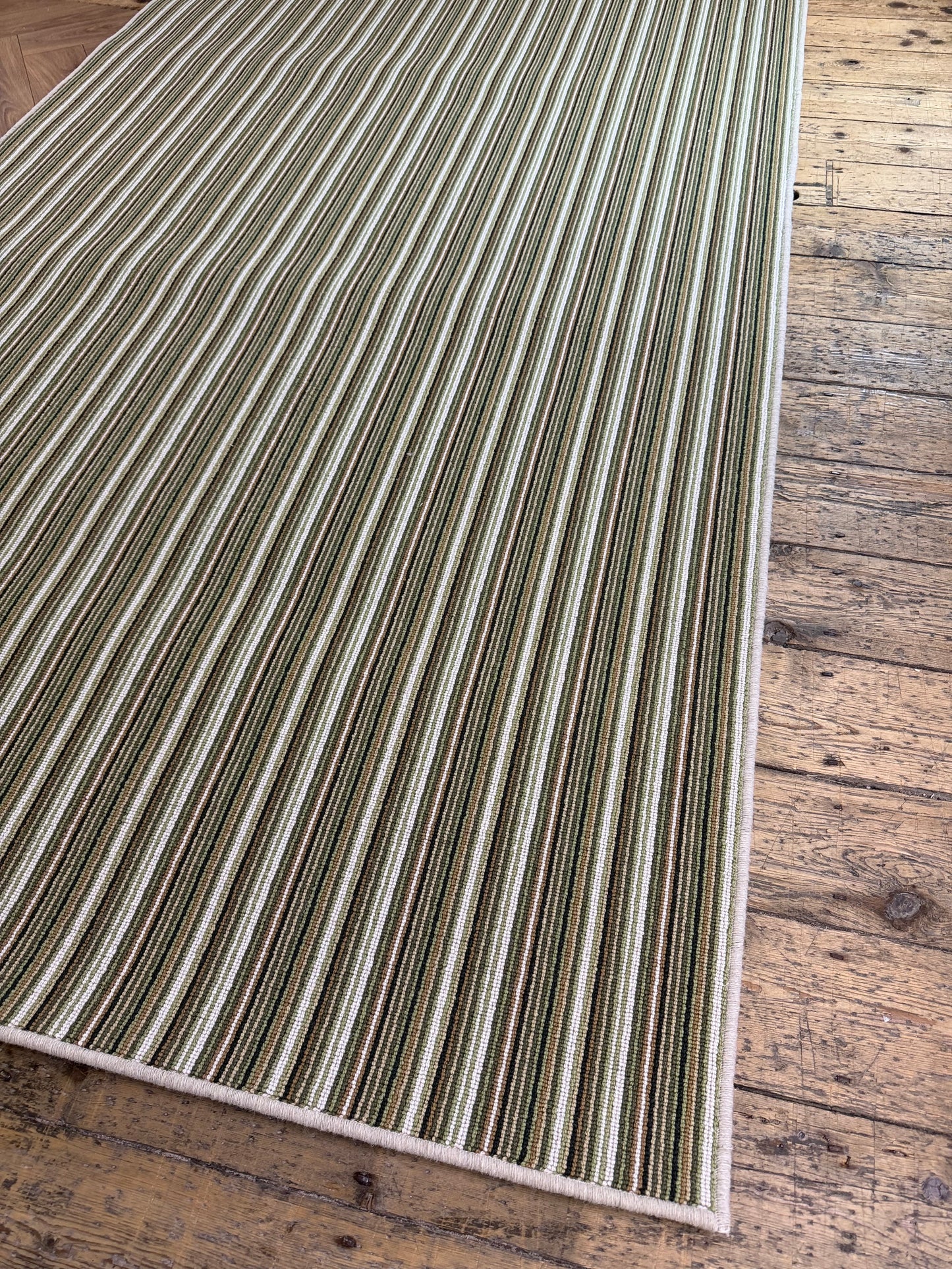 Palm bay 100% wool rug 161cm x 272cm