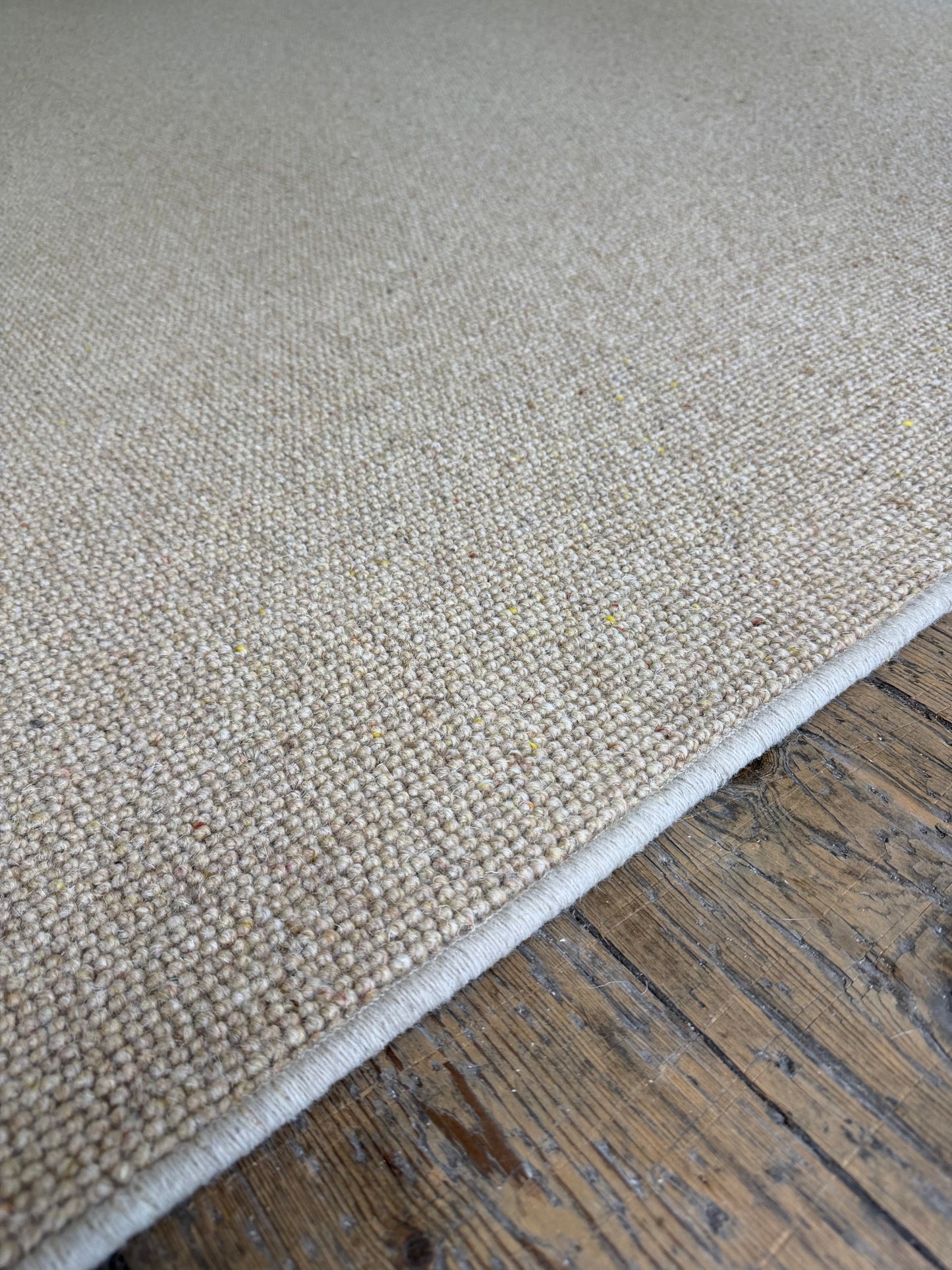 Wheaten 100% wool rug 280cm x 298cm
