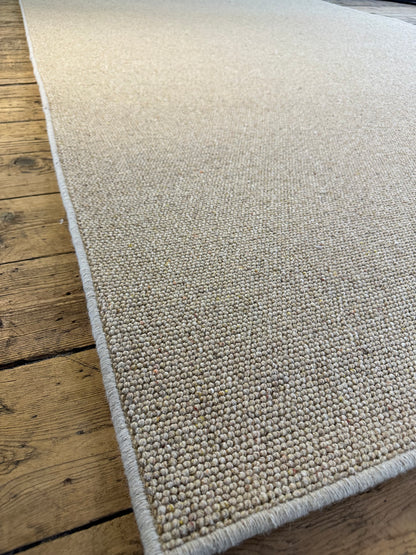 Warm oat 100% wool rug 190cm x 307cm