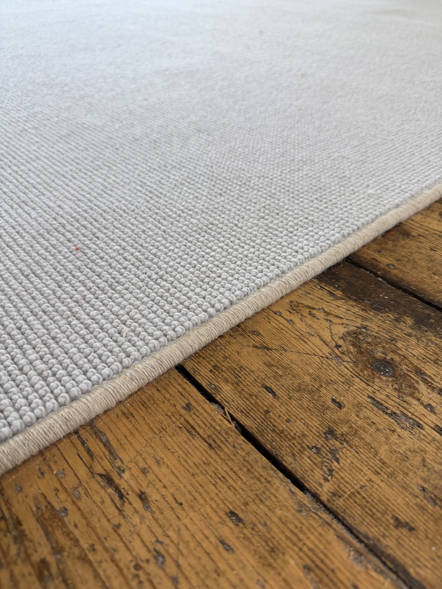 Drydale 100% wool rug 290cm x 397cm