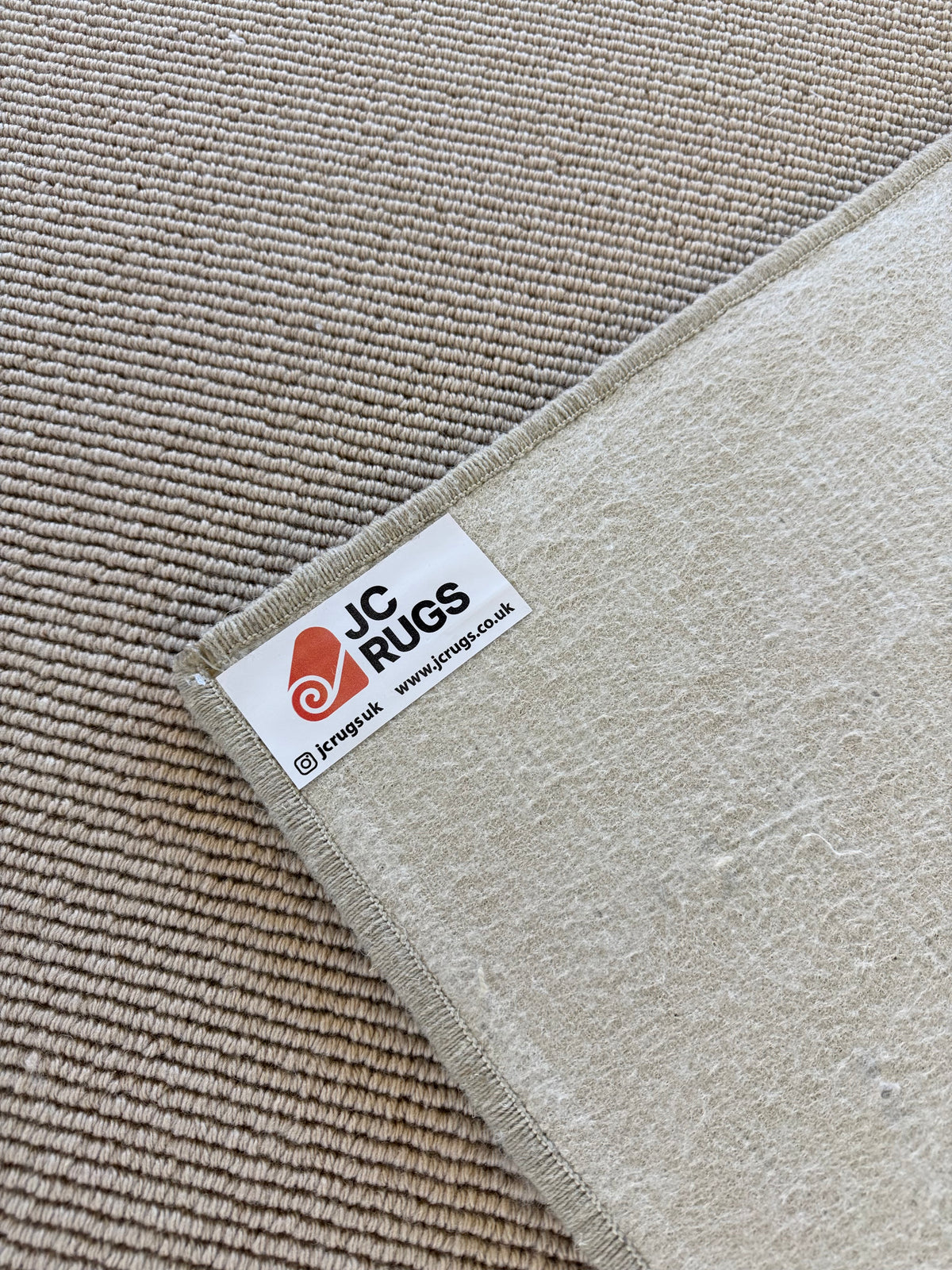 Champagne 100% wool rug 180cm x 280cm