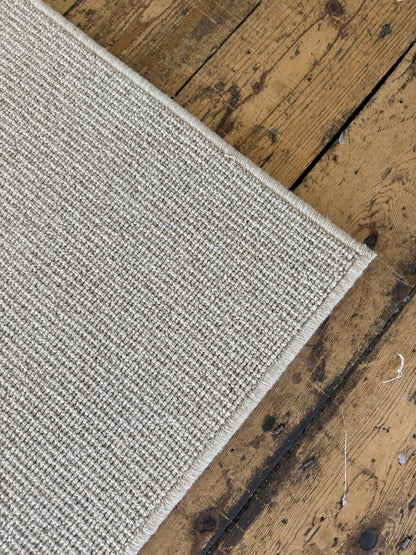 Hessian 100% wool rug 236cm x 328cm