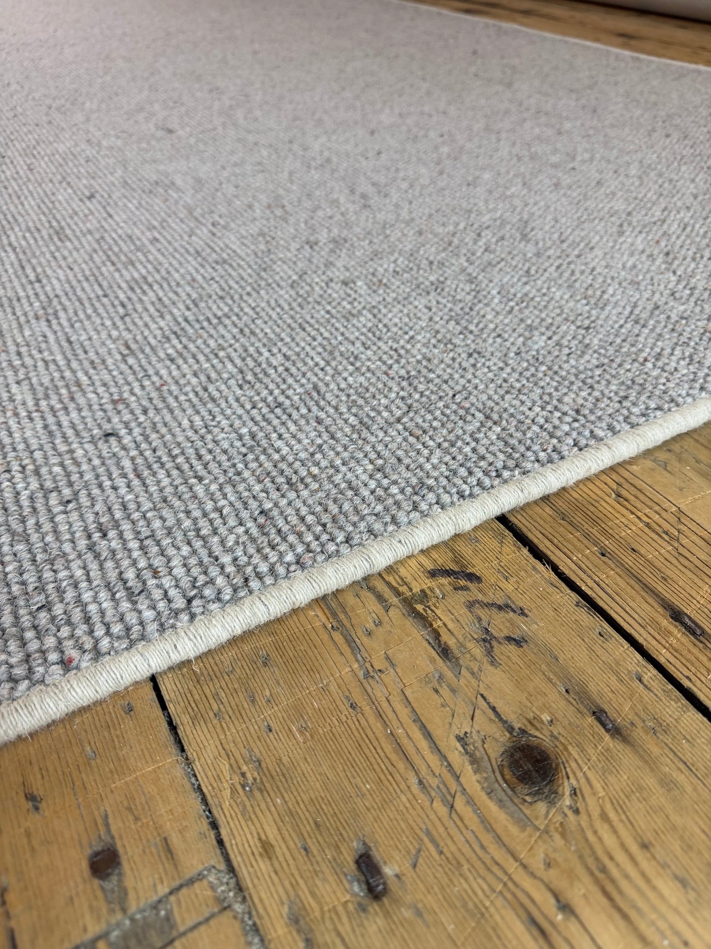 Dapple 100% wool rug 206cm x 305cm