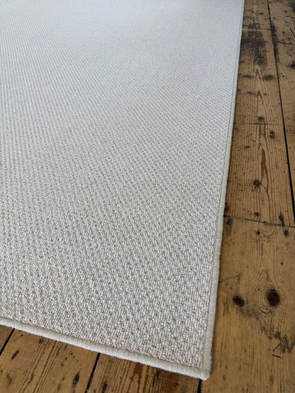 Tones 100% wool rug 260cm x 280cm