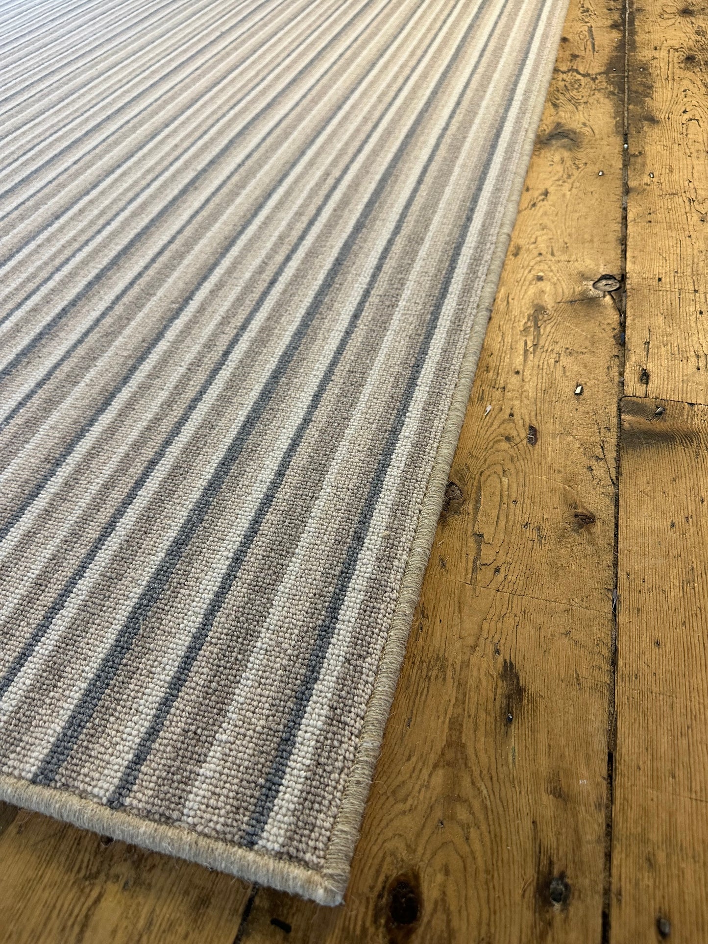 Flagstone 100% wool rug 200cm x 300cm