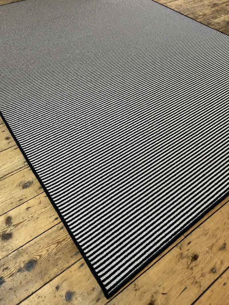 Oreo 100% wool rug 196cm x 272cm