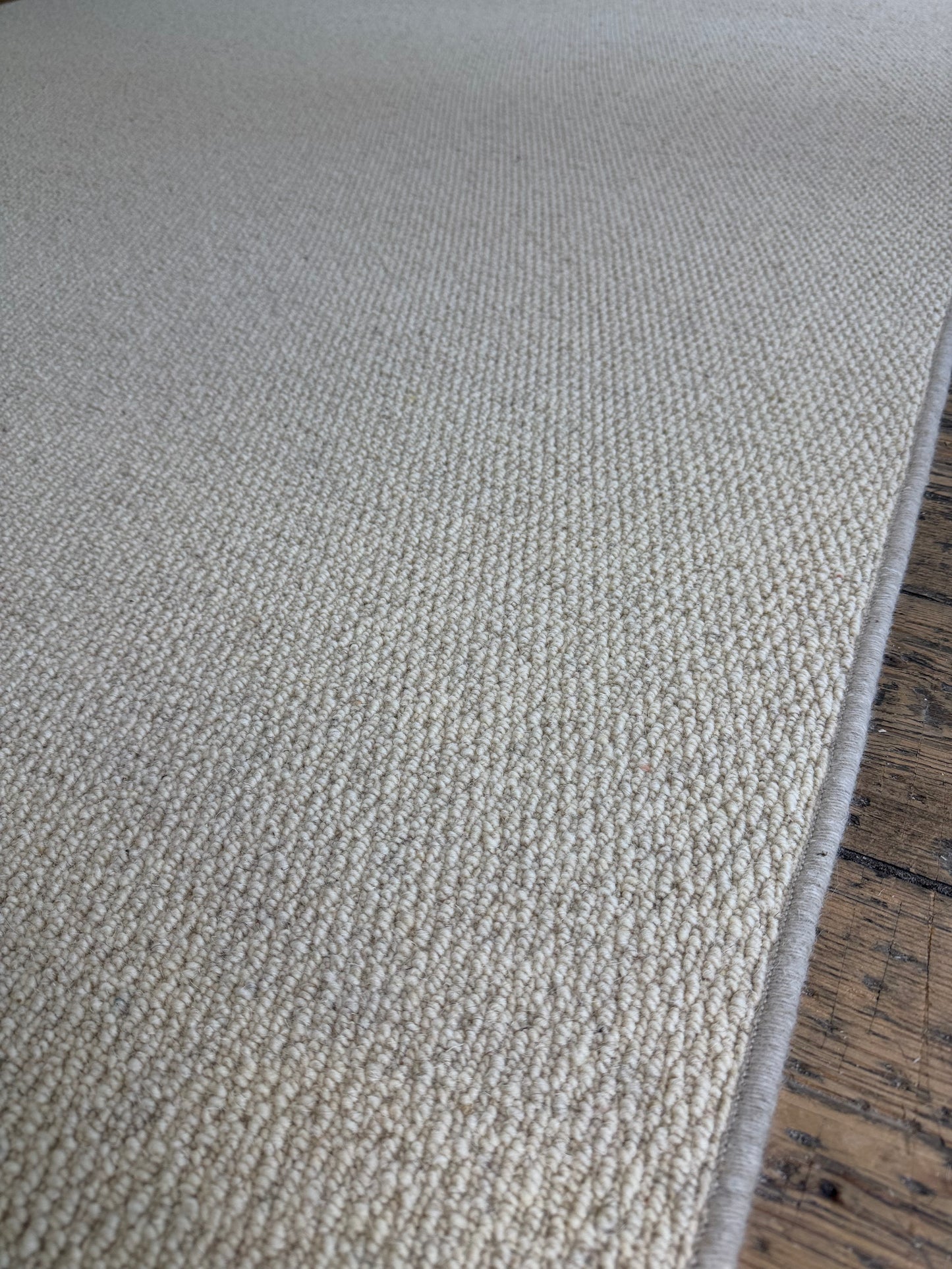 Ricecake 100% wool rug 189cm x 279cm