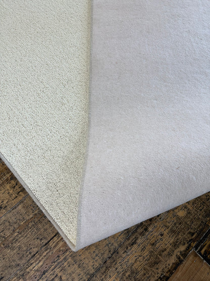 Blanc ivorie 100% wool rug 238cm x 350cm