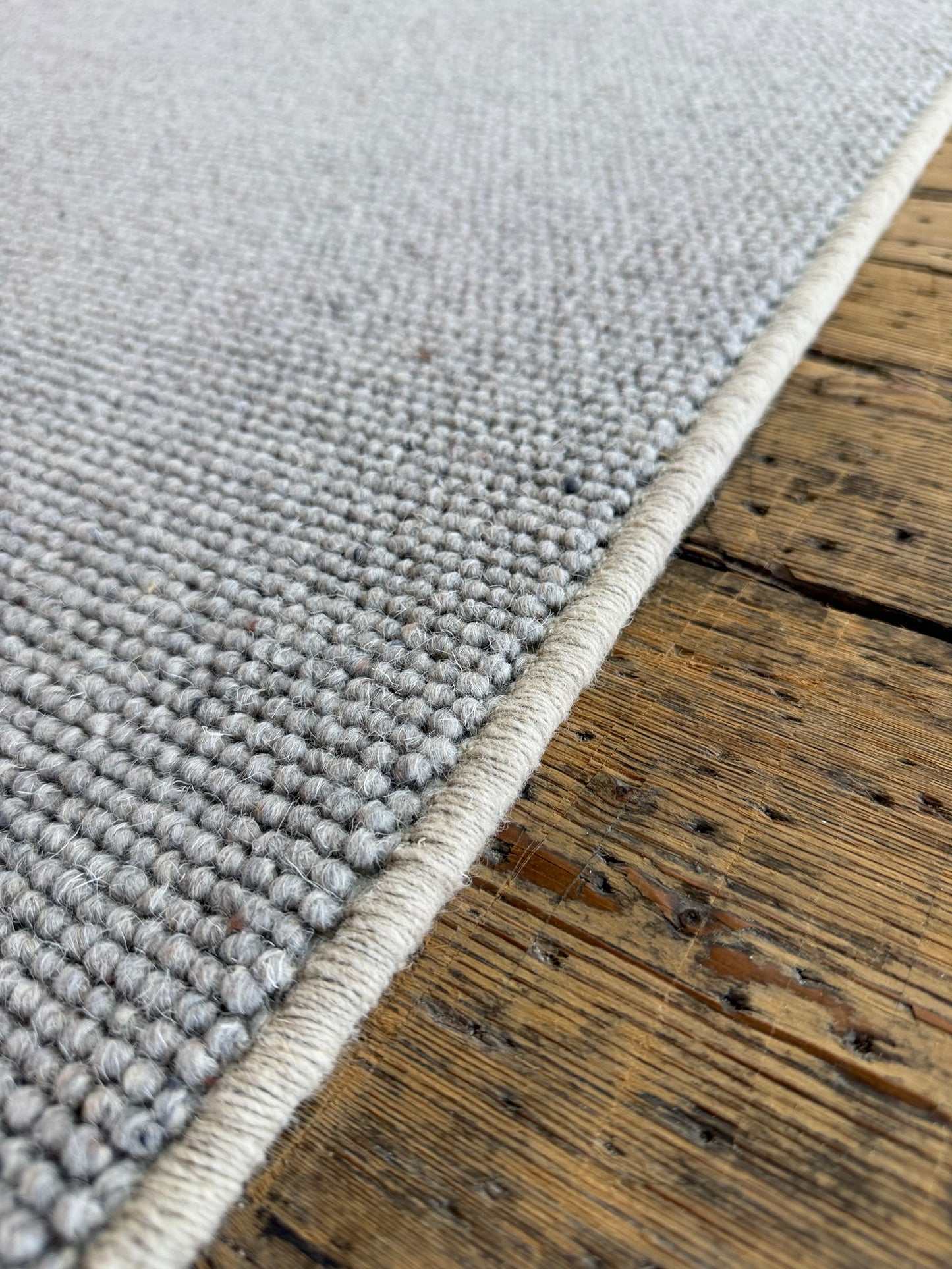 Dolphin grey 100% wool rug 200cm x 256cm