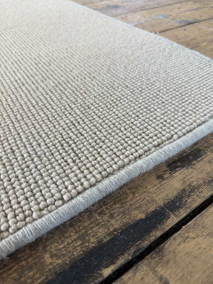 Montadale 100% wool rug 270cm x 400cm