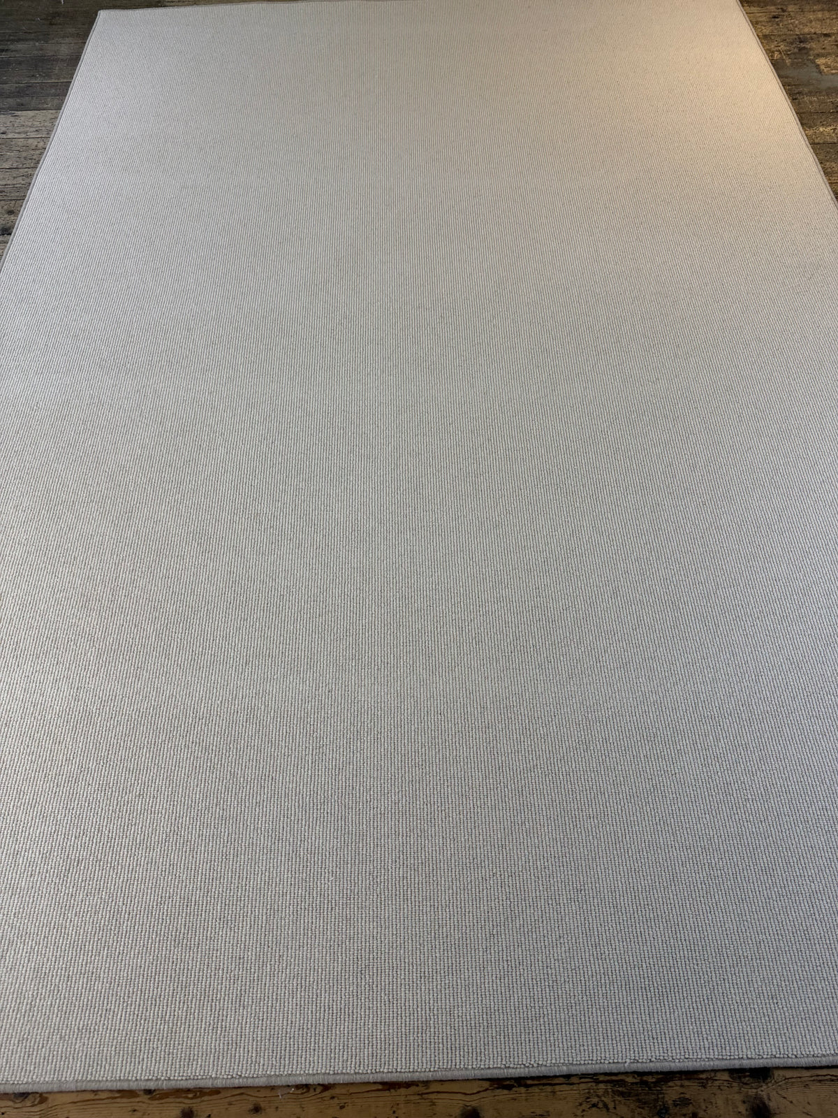 Tawny 100% wool rug 240cm x 340cm