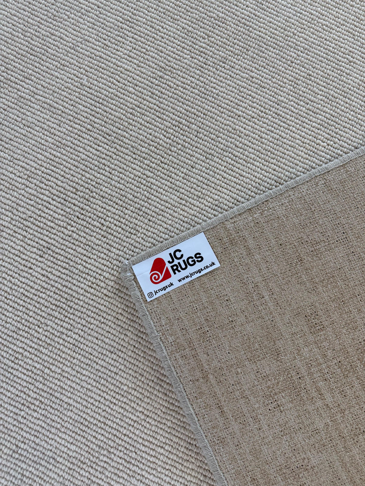 Tawny 100% wool rug 230cm x 230cm