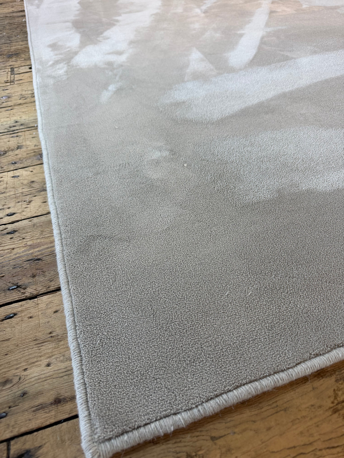 Mushroom silk 100% polypropylene rug 260cm x 360cm