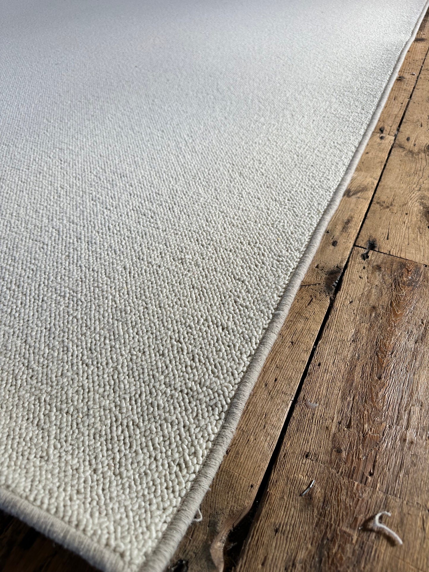 Blanc Ivoire 100% wool rug 288cm x 340cm