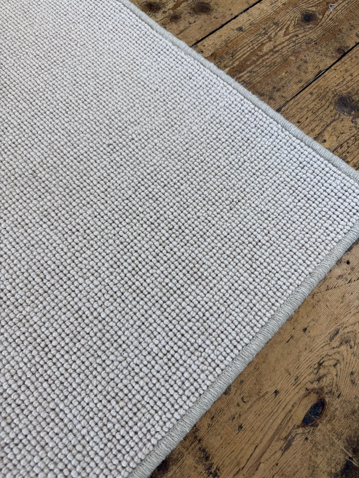 Dalesbread 100% wool rug 286cm x 313cm