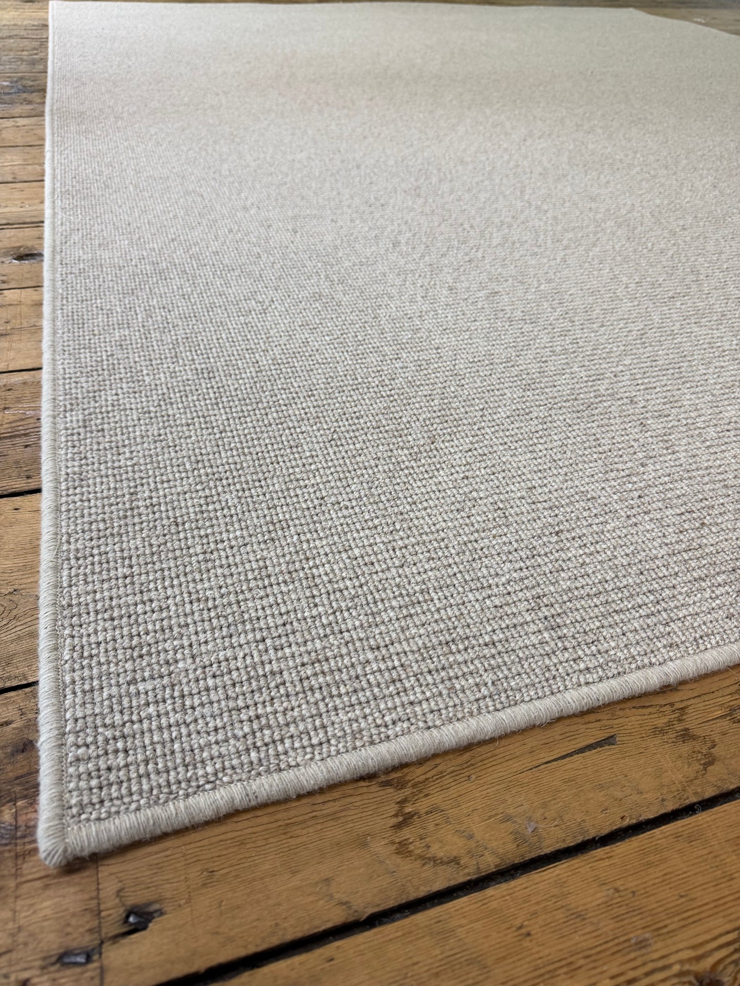 Hessian 100% wool rug 200cm x 250cm