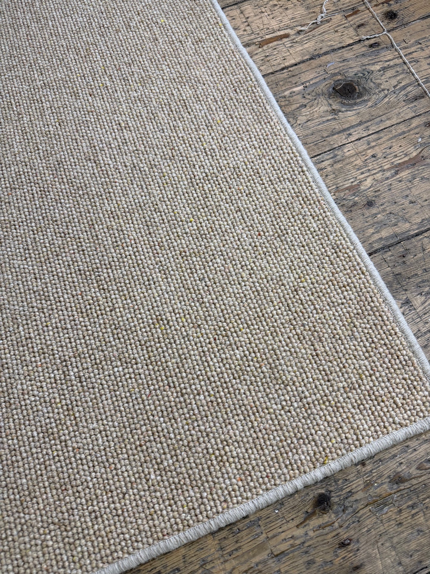 Wheaten 100% wool rug 280cm x 298cm