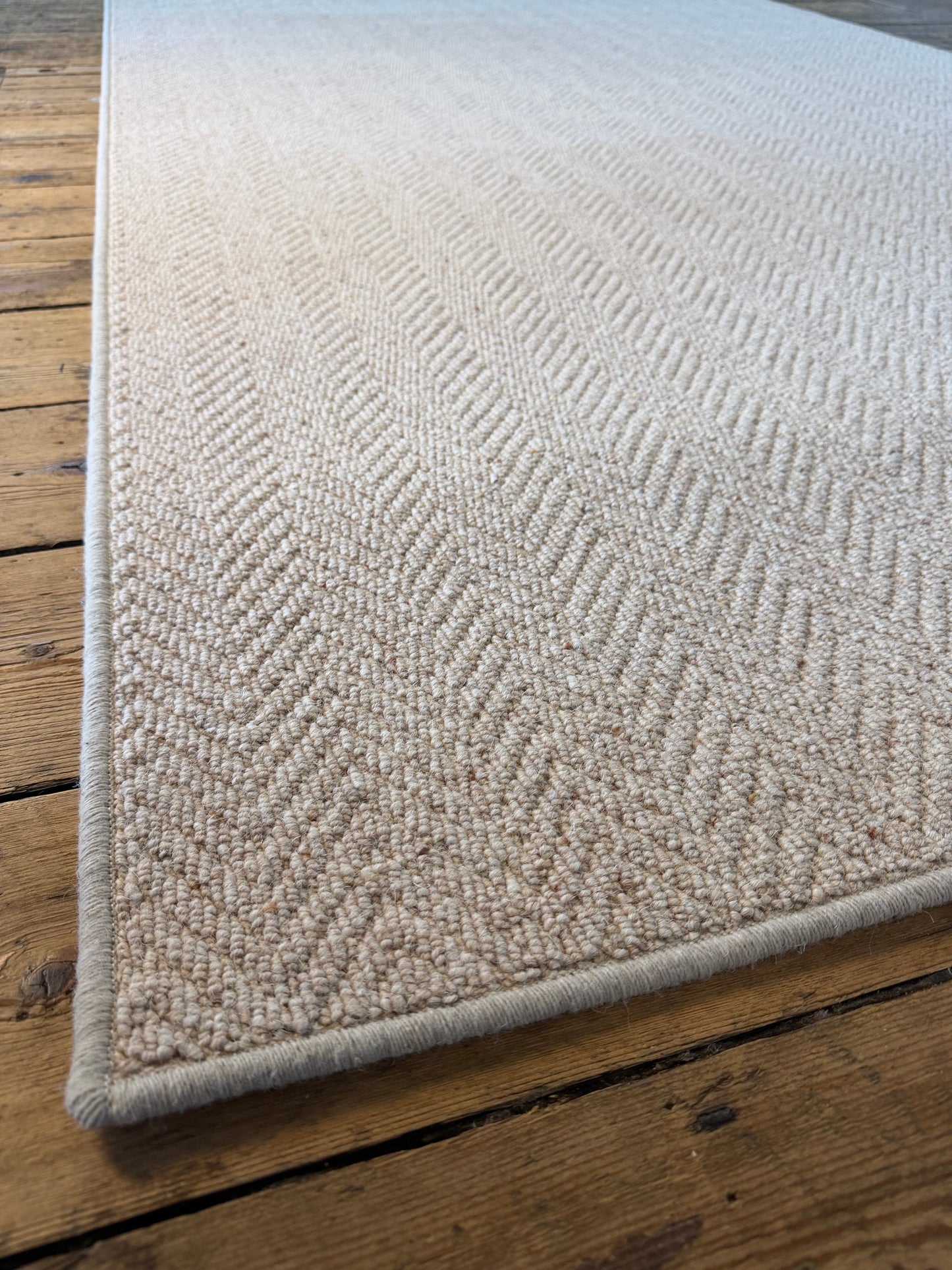 Shortbread herringbone 100% wool rug 155cm x 256cm