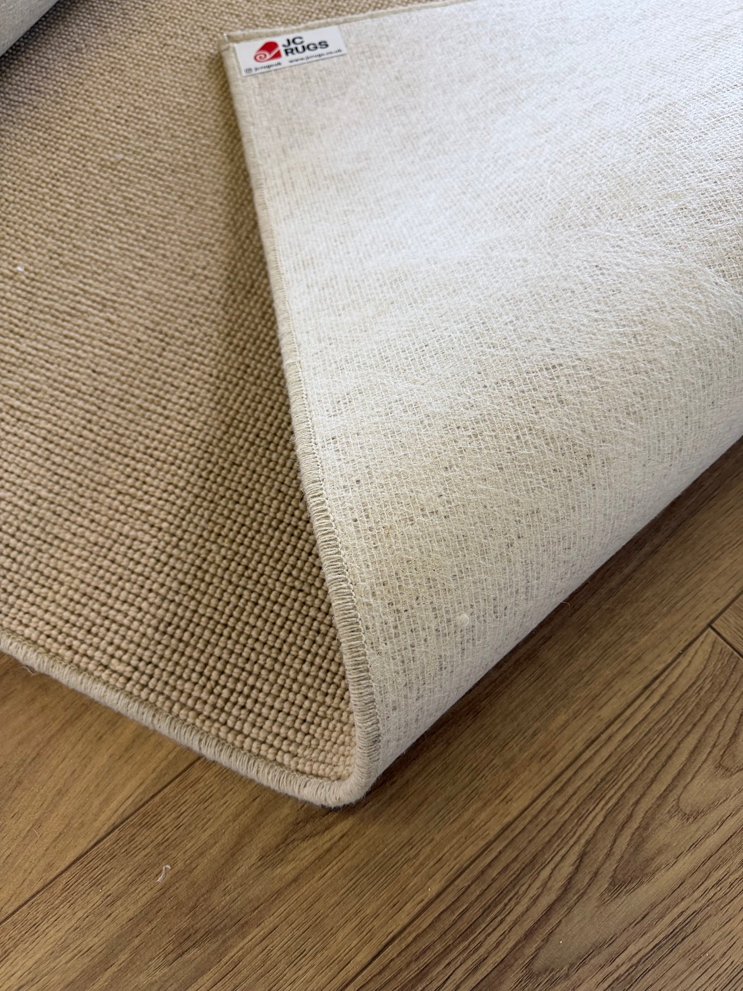 Montadale 100% wool rug 270cm x 400cm
