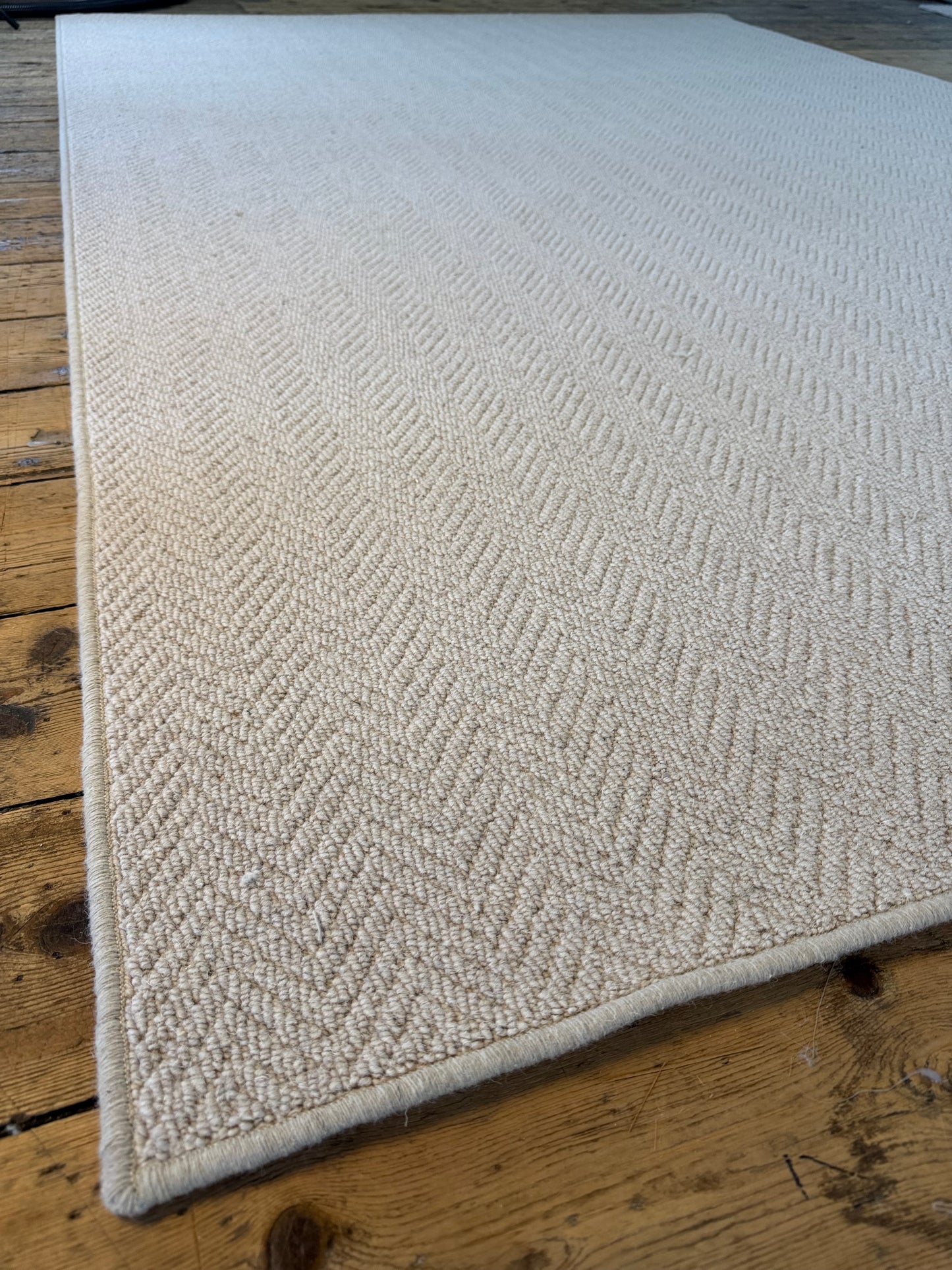 Oxford tone herringbone 100% wool rug 200cm x 290cm