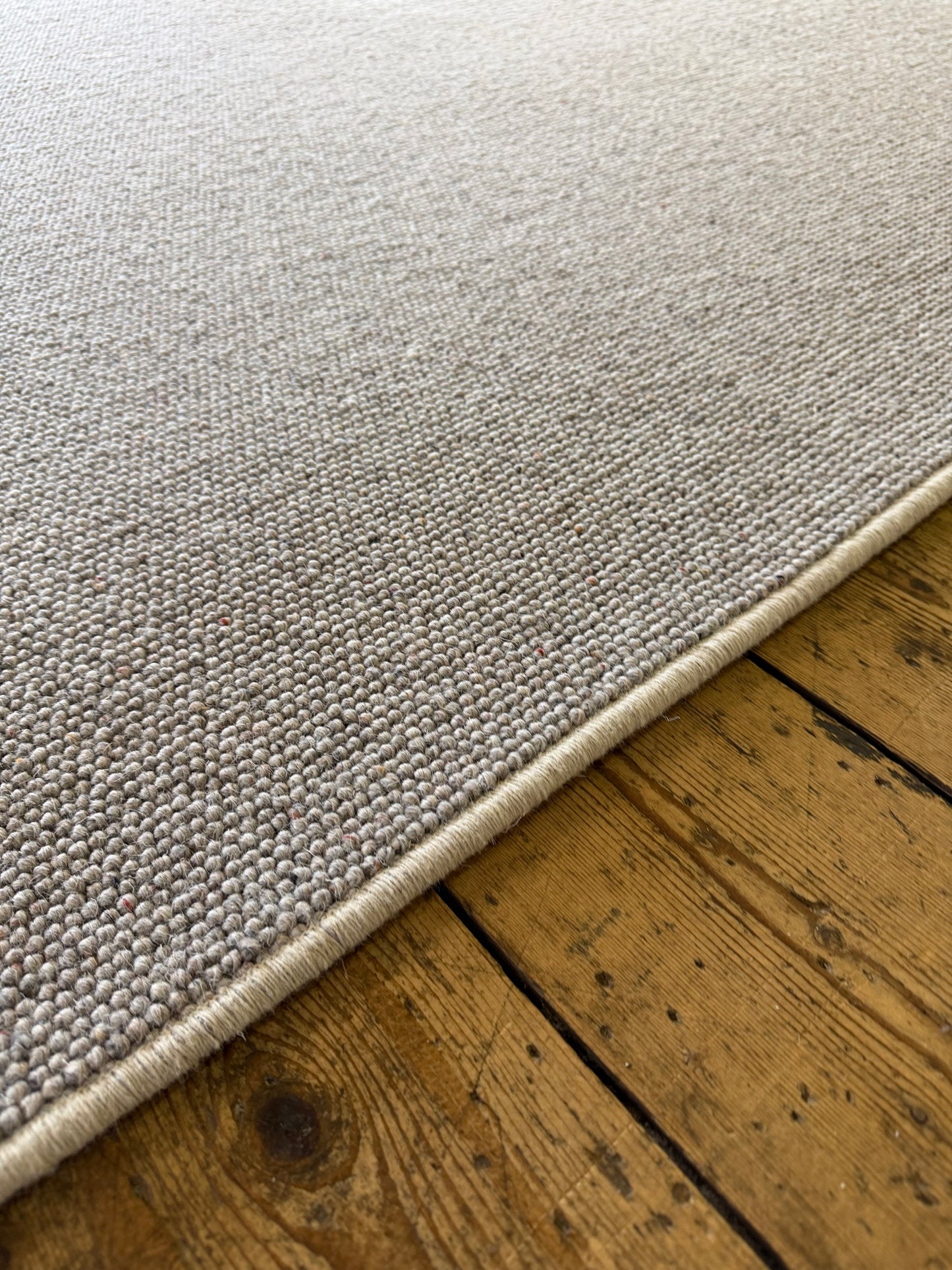 Pewter 100% wool rug 274cm x 358cm