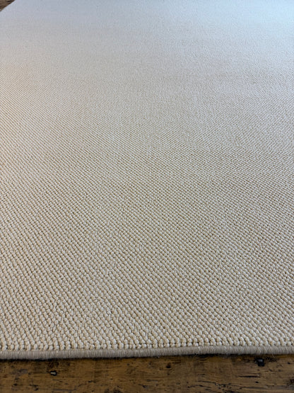 Crème 100% polypropylene rug 250cm x 350cm