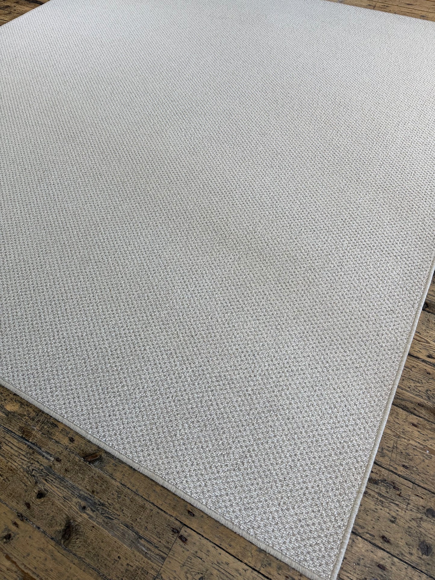 Tones 100% wool rug 260cm x 280cm