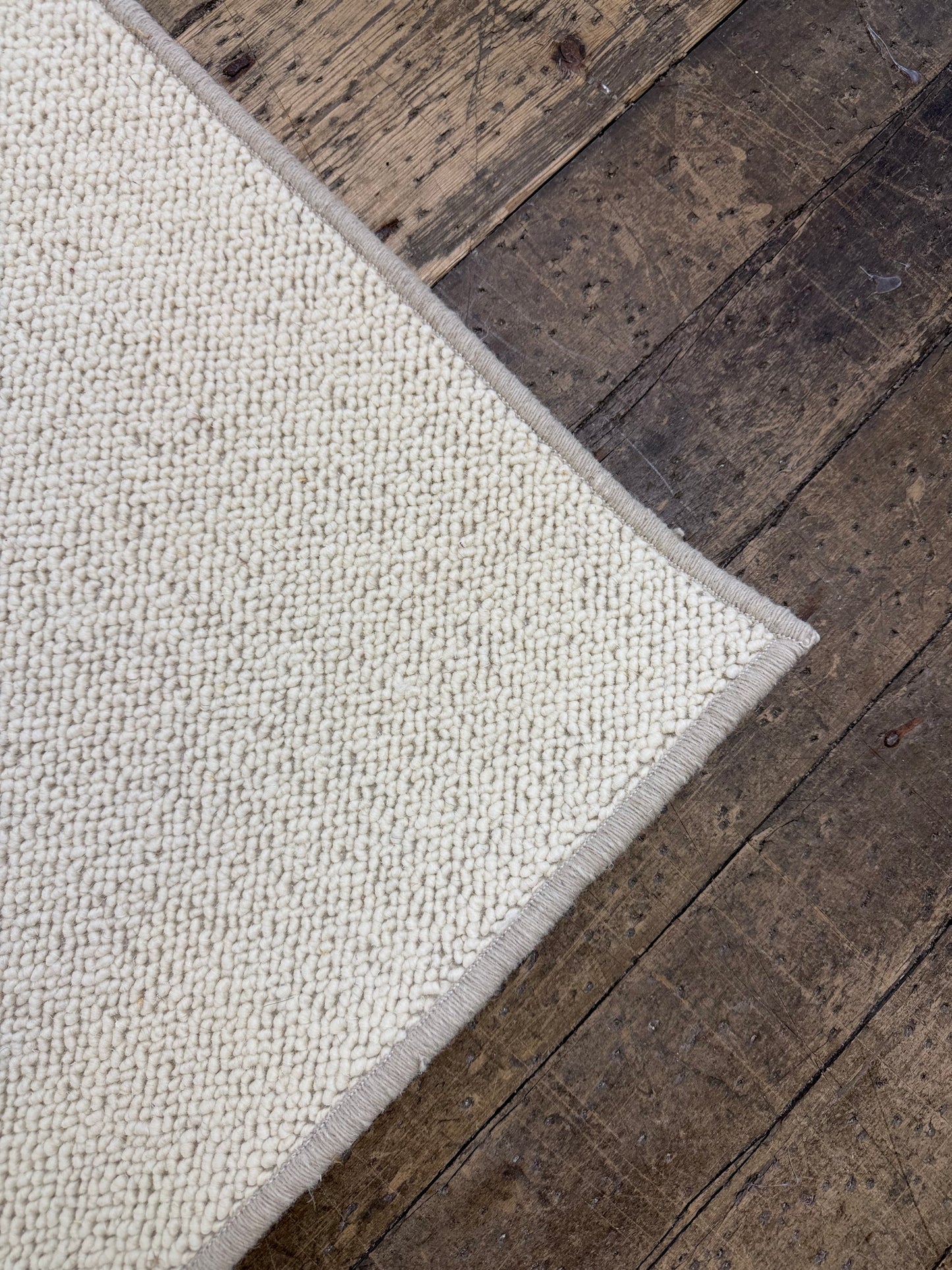 Blanc ivoire 100% wool rug 250cm x 337cm