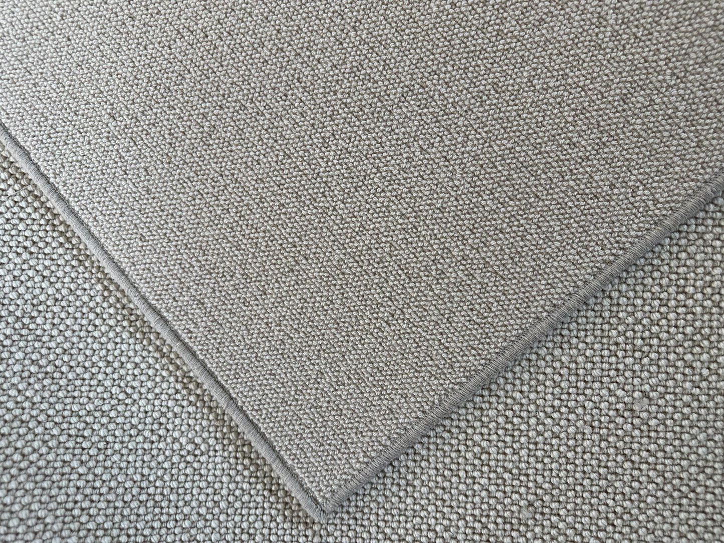 White Cream 100% wool rug 235cm x 325cm