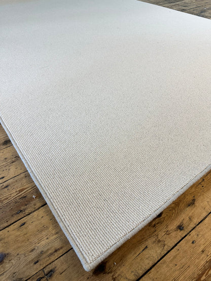 Tawny 100% wool rug 224cm x 326cm