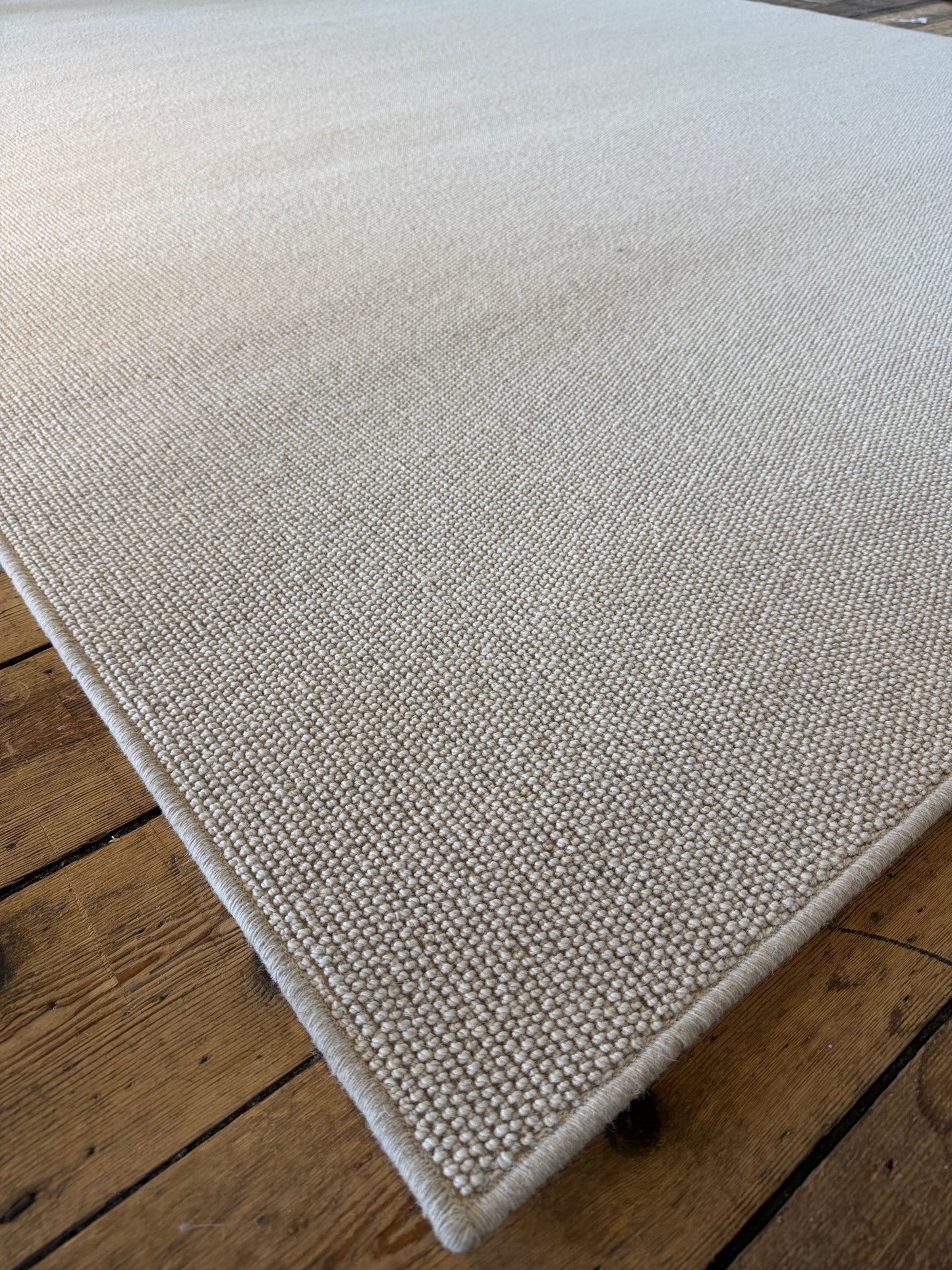 Royal view 100% wool rug 224cm x 310cm