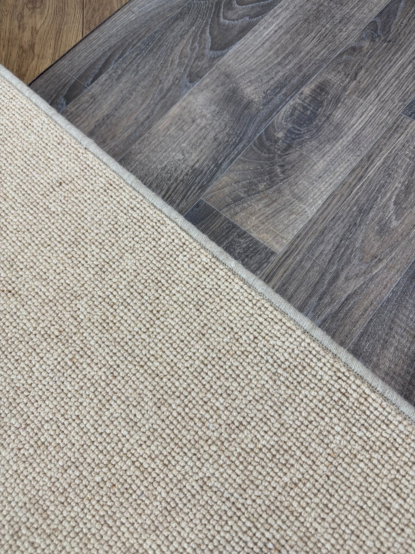 Wafer 100% wool rug 272cm x 385cm